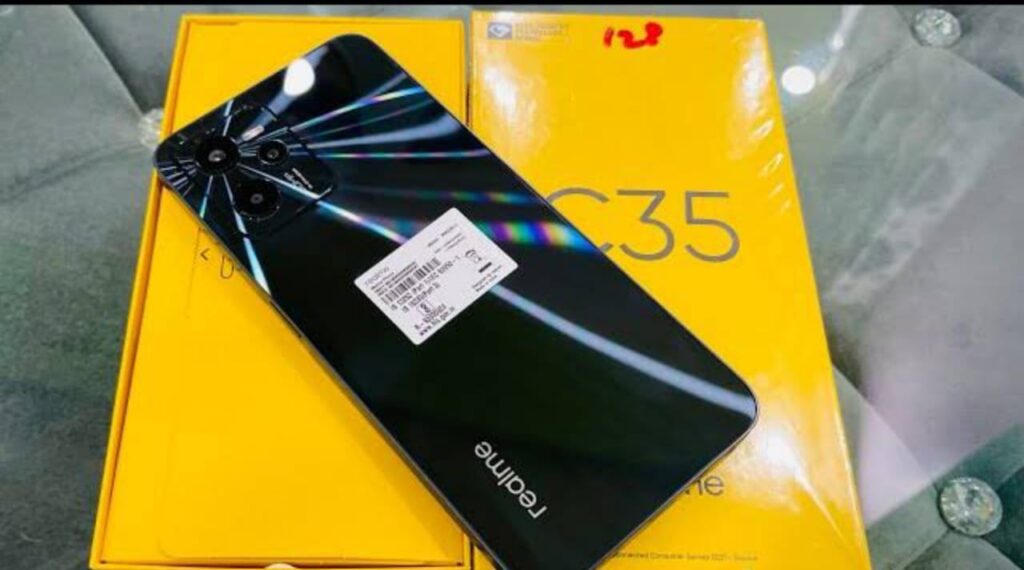 Realme C35